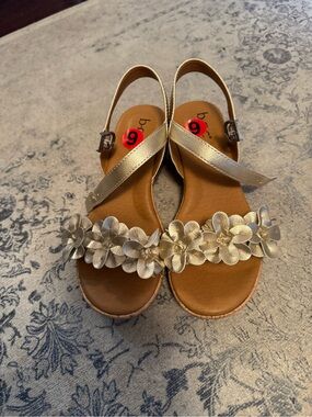 boc Metallic Gold Floral Slingback Sandals